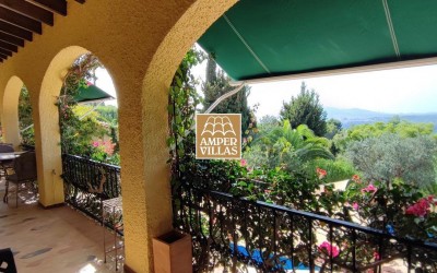 Storslått villa med vakker utsikt og privatliv i Sierra de Altea Golf.